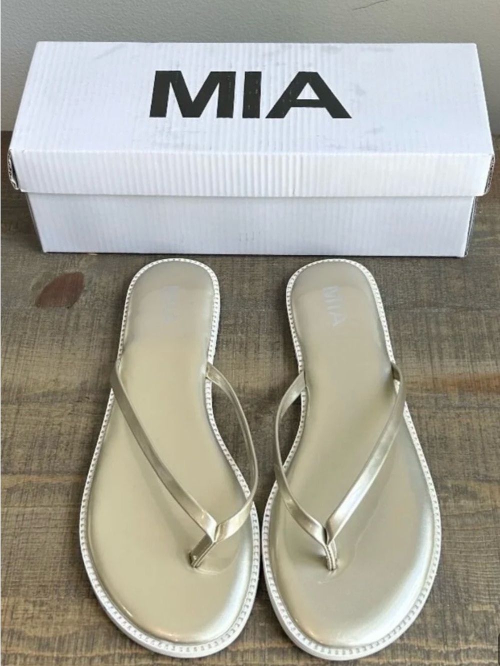 MIA Metallic Gold Thong Sandal Size: 7